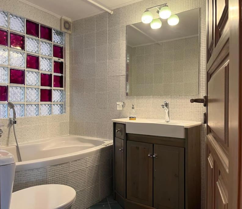אתונה Cute Apartment At The Foot Of Lycabettus Hill מראה חיצוני תמונה